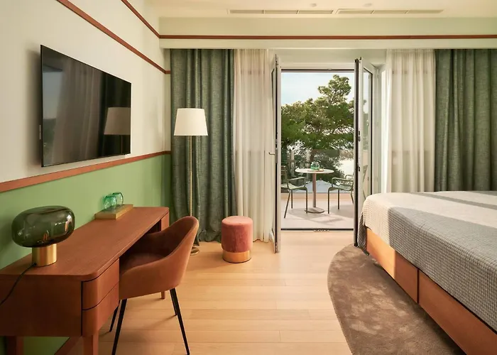 Beautiful Crystalsea 2 With A Pool In Hvar *